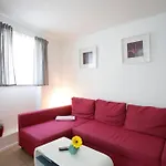 Apartment At Rostock - Pink