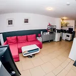 Apartment At - Pink Rostock