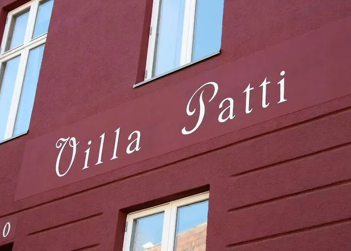 Apartment At Rostock - Pink