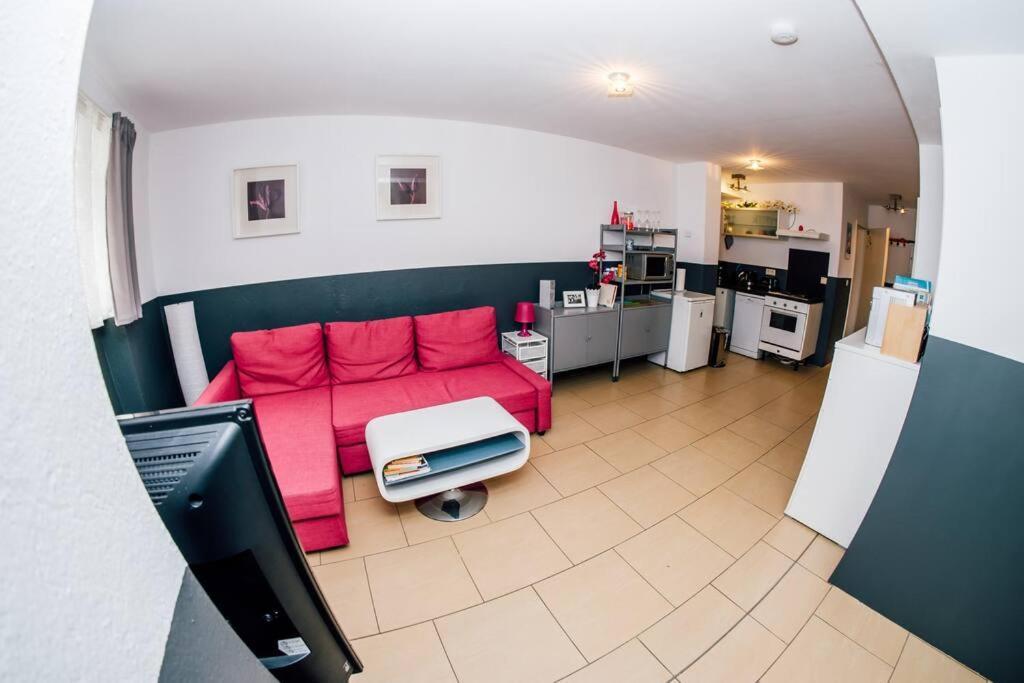 Apartment At - Pink Rostock